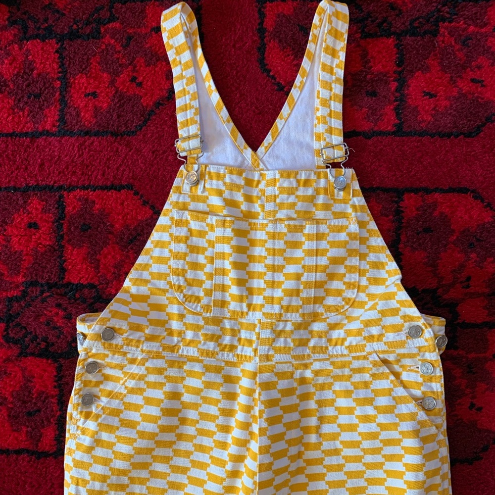 Lisa Says Gah yellow and white checkered overalls